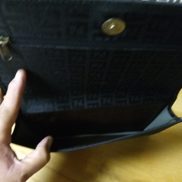 Women's Vintage Black Clutch Purse with Matching Billfold Wallet - Picture 5 of 11